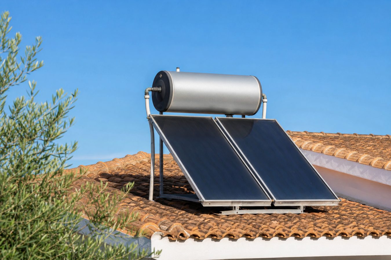Solare termico a circolazione naturale con serbatoio sopra i collettori